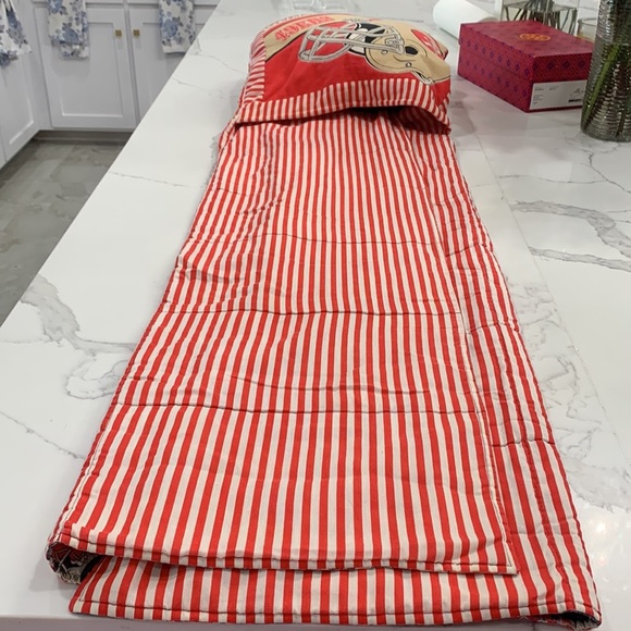 NFL Vintage Team Helmet Prints Featuring 49rs Carrying Blanket.‎ - Picture 7 of 9